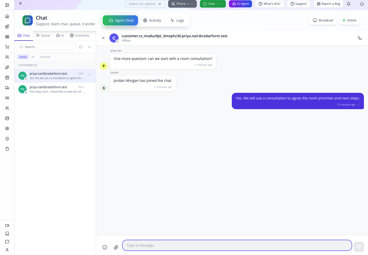 A previous conversation remains available in the saved-message viewer.